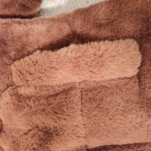 🤎EUC Abercrombie & Fitch Mini Puffer Cropped Faux Fur Coat, Brown, Small - Picture 13 of 16